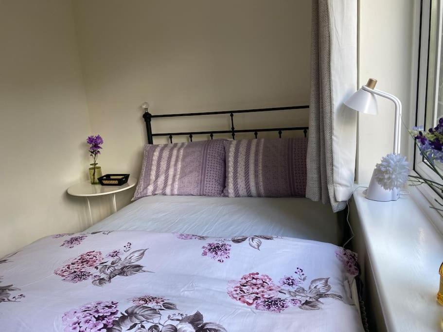 Cosy Apartment With Private Access And Kitchenette In Guildford (Adults Only) Worplesdon Екстериор снимка