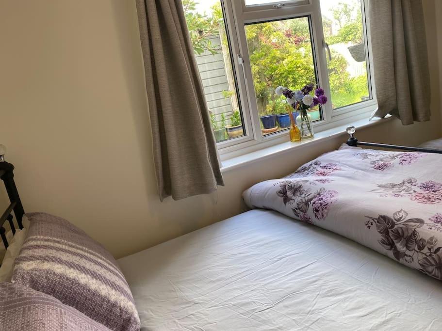 Cosy Apartment With Private Access And Kitchenette In Guildford (Adults Only) Worplesdon Екстериор снимка